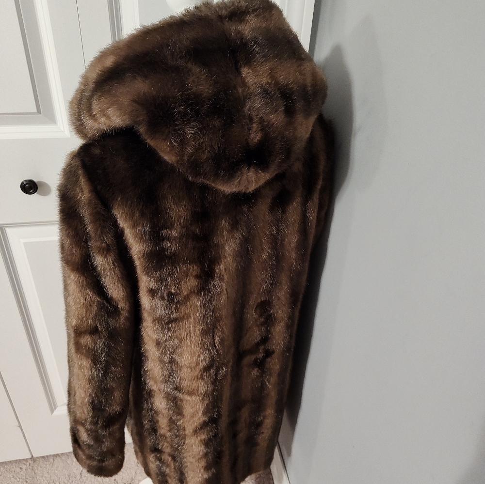🖤Vintage 70's EUC Dennis by Dennis Basso Hooded Faux Fur Overcoat, Midlength XS - Picture 9 of 14